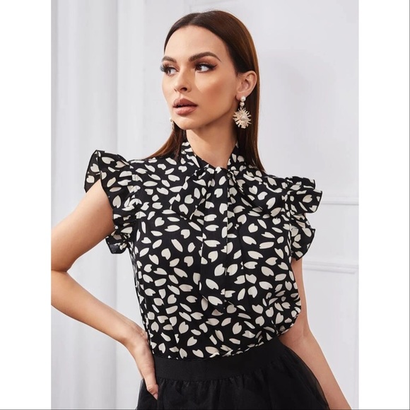 SHEIN Allover Print Tie Neck Butterfly Sleeve Top - Picture 4 of 8